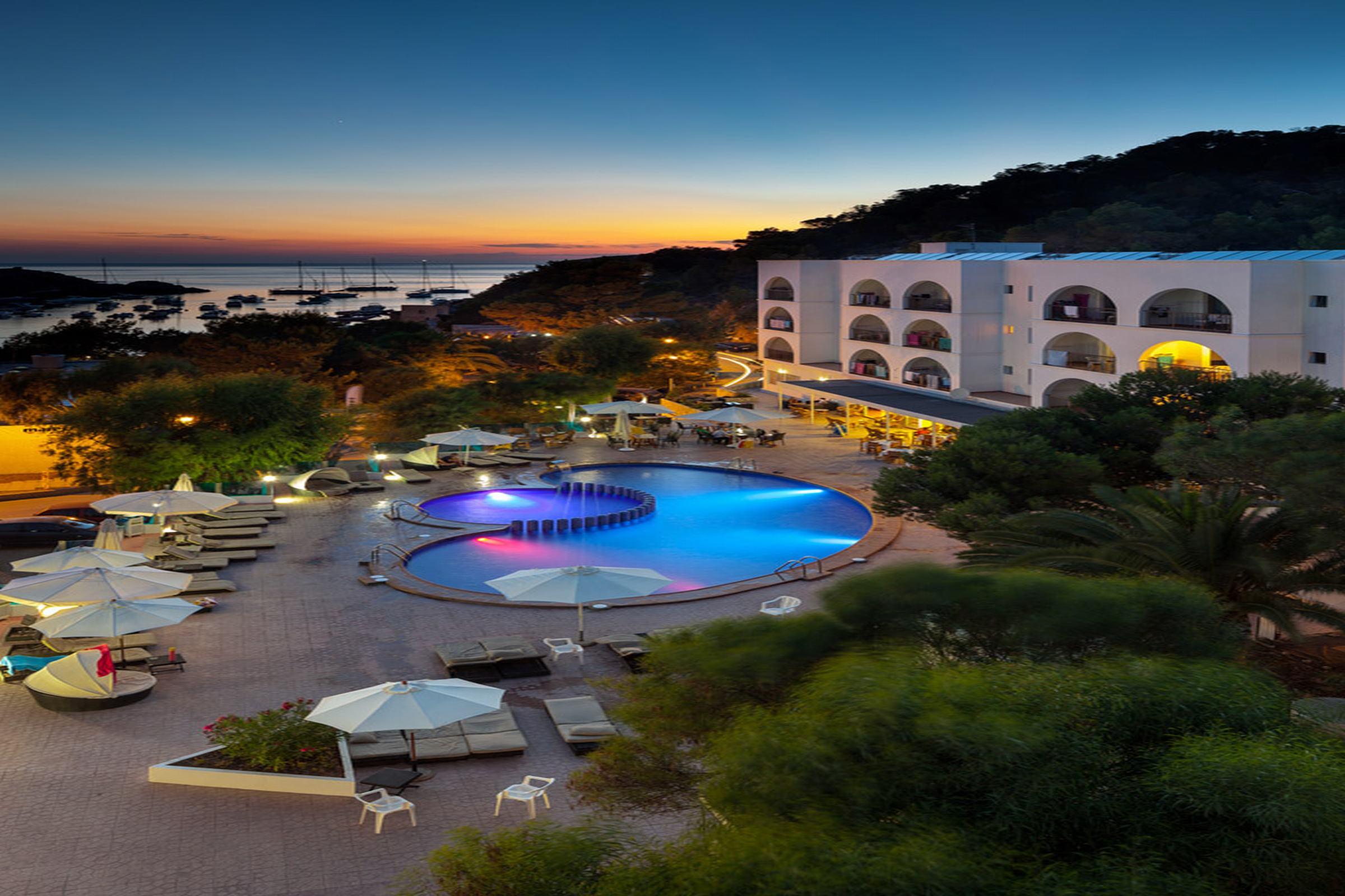 Aparthotel Puerto Cala Vadella Cala Vadella  Exterior foto