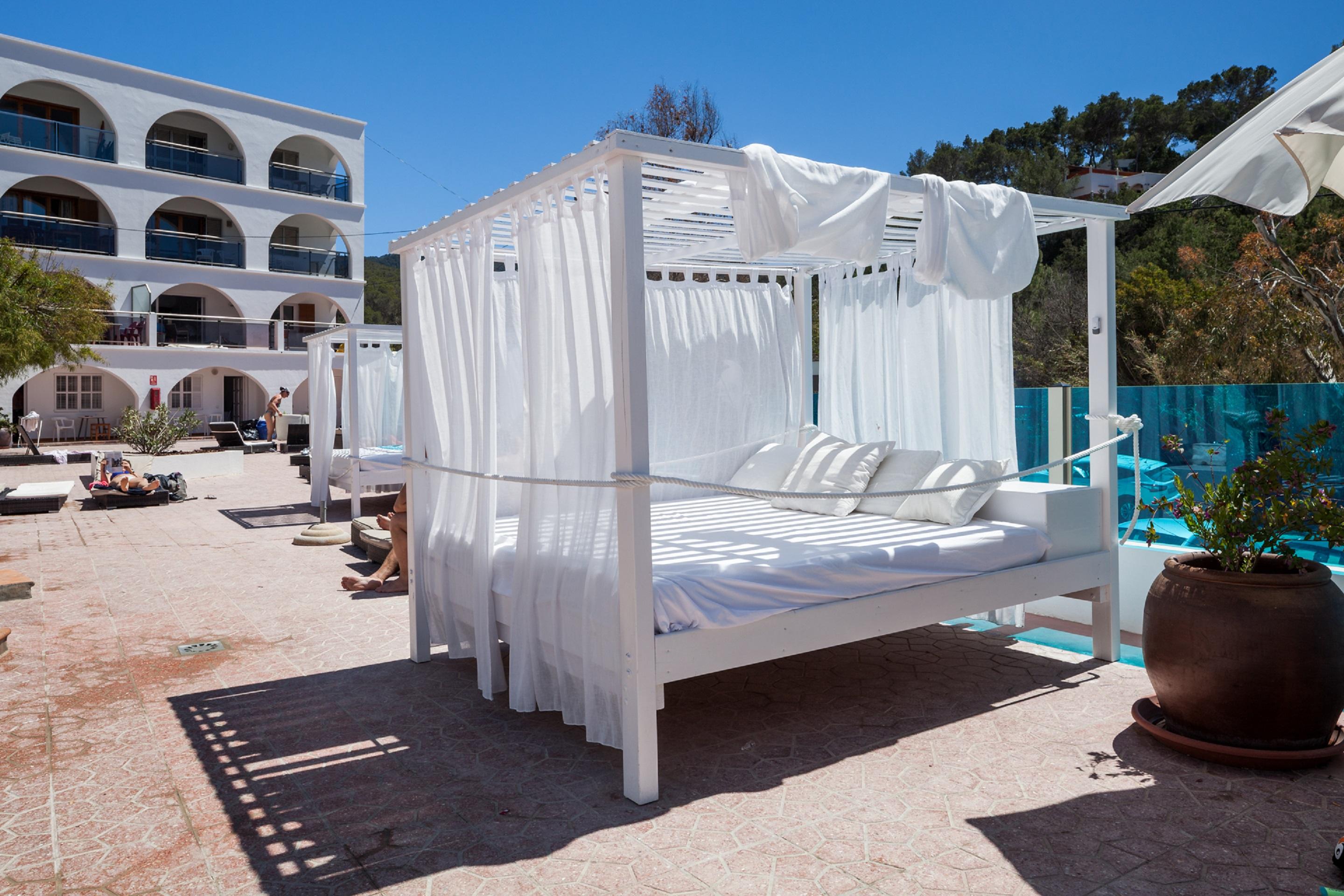 Aparthotel Puerto Cala Vadella Cala Vadella  Exterior foto