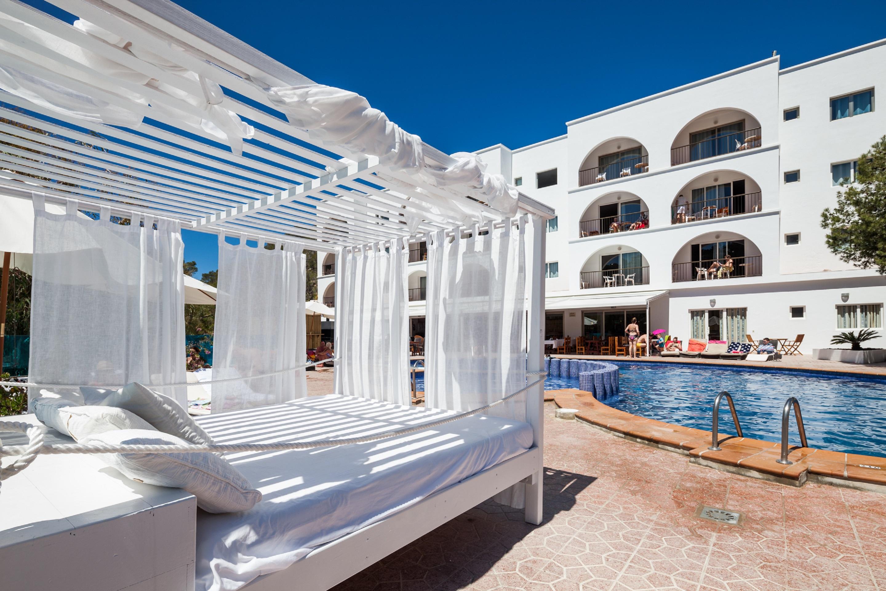 Aparthotel Puerto Cala Vadella Cala Vadella  Exterior foto