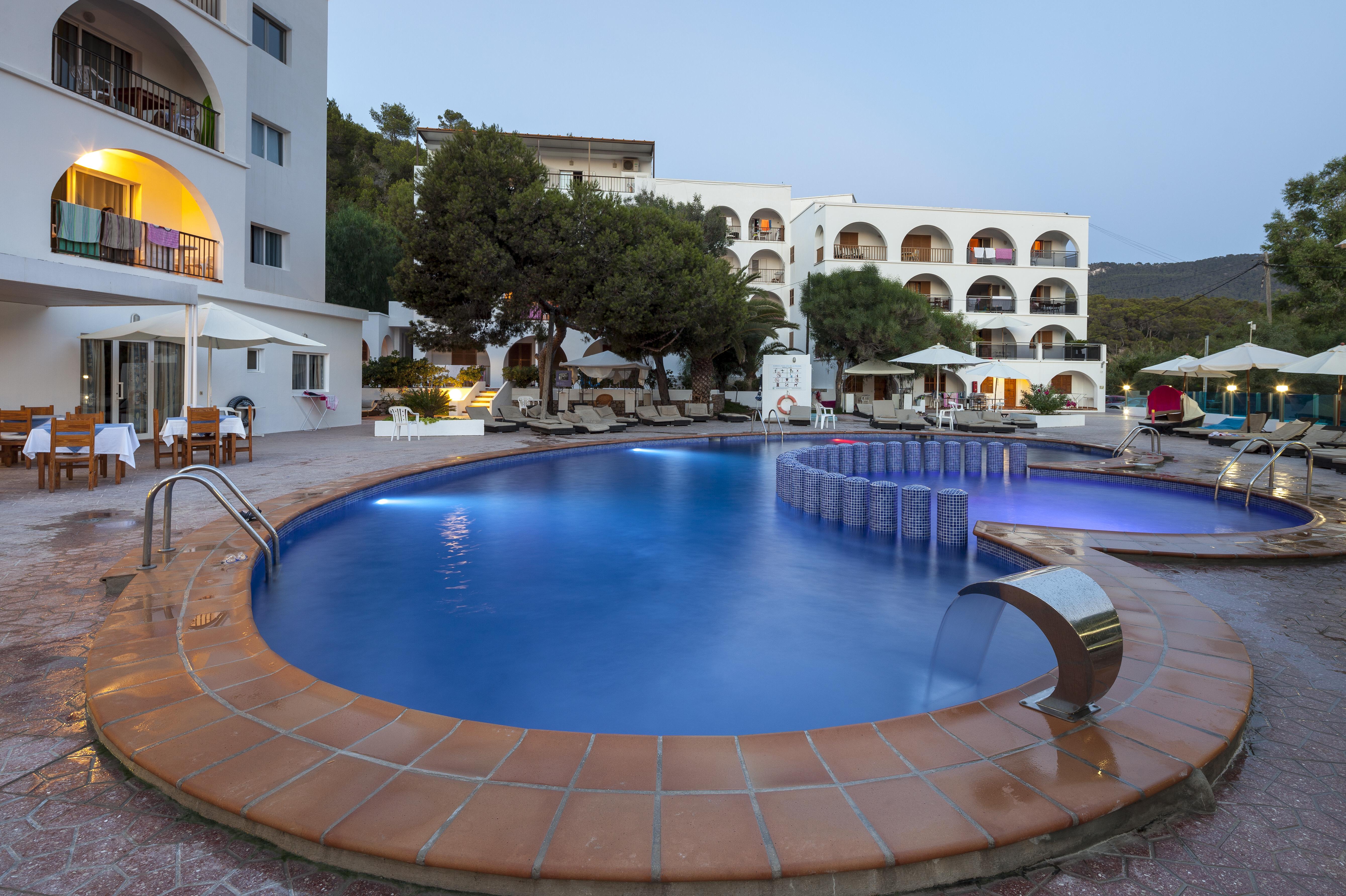 Aparthotel Puerto Cala Vadella Cala Vadella  Exterior foto