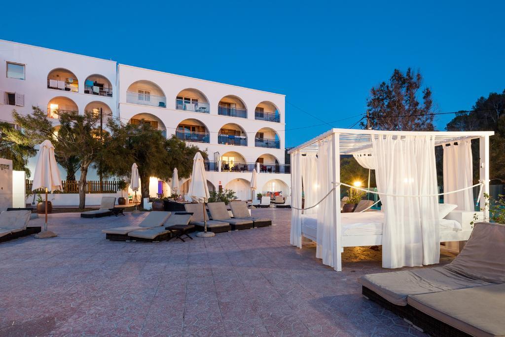 Aparthotel Puerto Cala Vadella Cala Vadella  Exterior foto